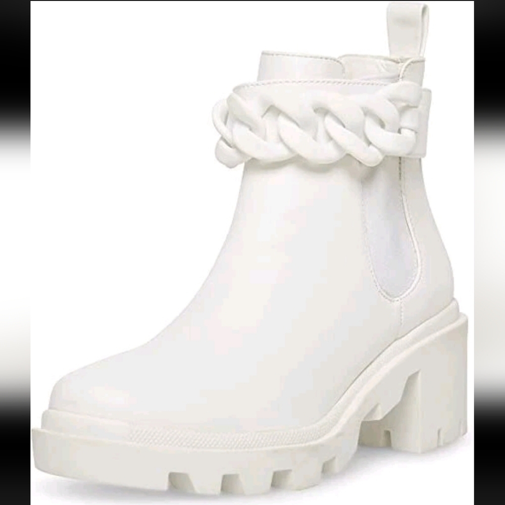 Steve Madden Amulet Chain Bootie Lug Heel White Sz 9 NWT Retail $130 - Picture 2 of 14